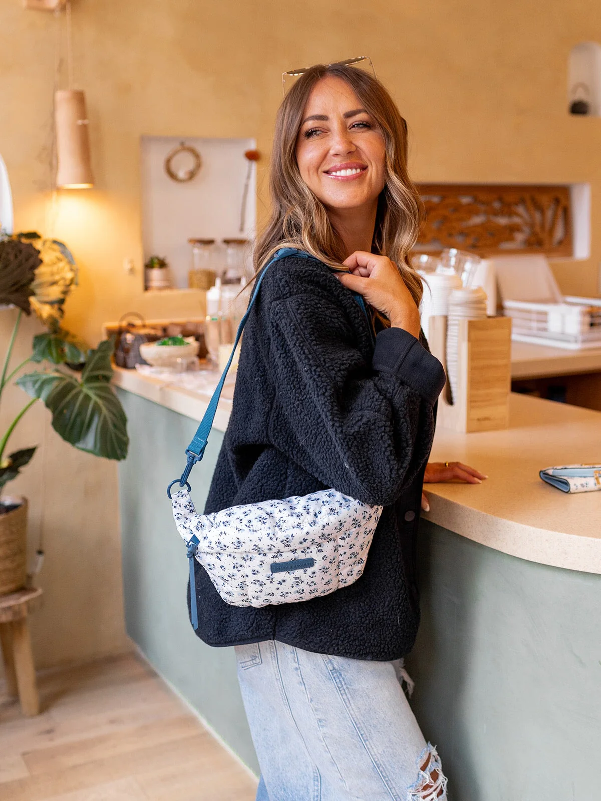 The Sidekick Nylon Blue Floral - Image 3